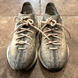 Yeezy boost by adidas sneaker